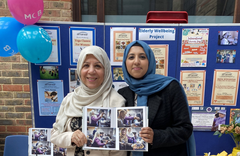 Felicity visits Al Manaar Mosque