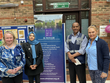 Felicity visits Al Manaar Mosque