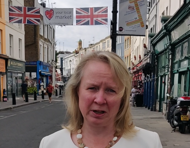 Felicity visits Portobello Road